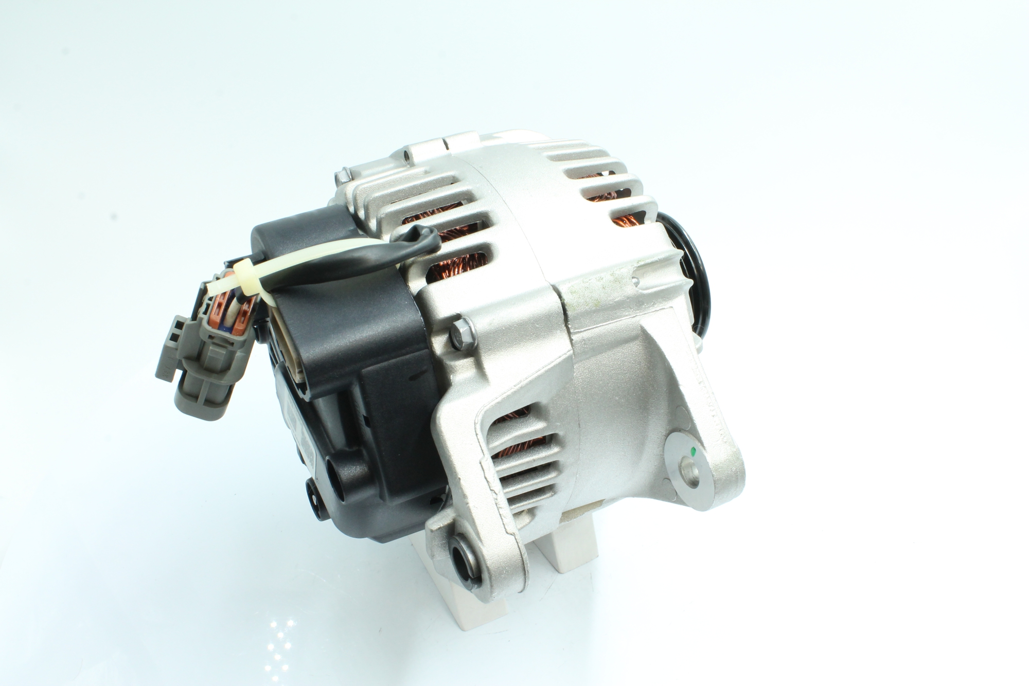 MD318458 OE PowerMax Generator 89213308