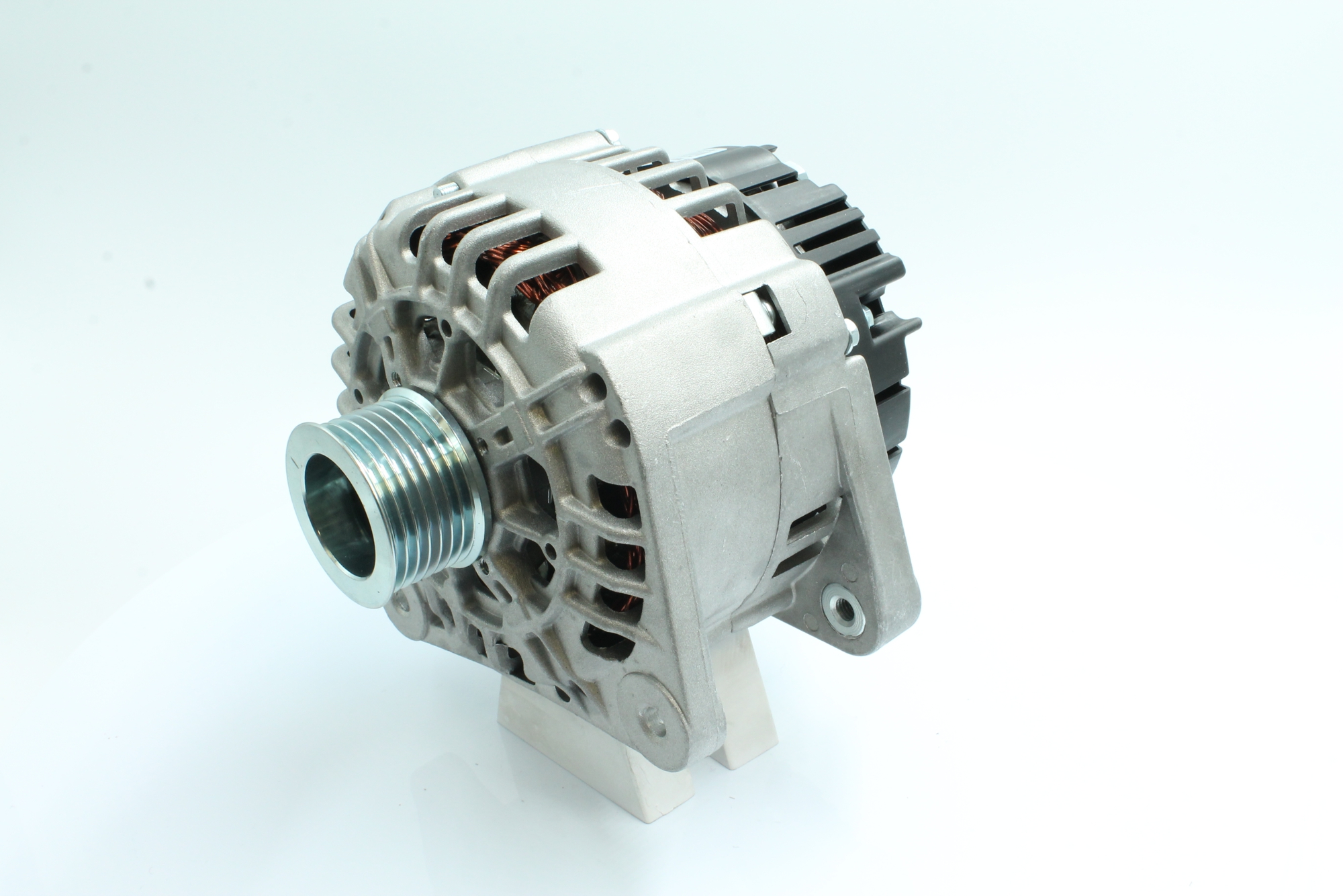 8200667611 OE PowerMax Alternator 89215330