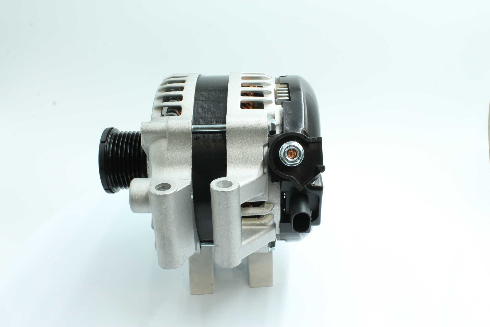 Laturi PowerMax 89215409 sopivat BMW halvalla