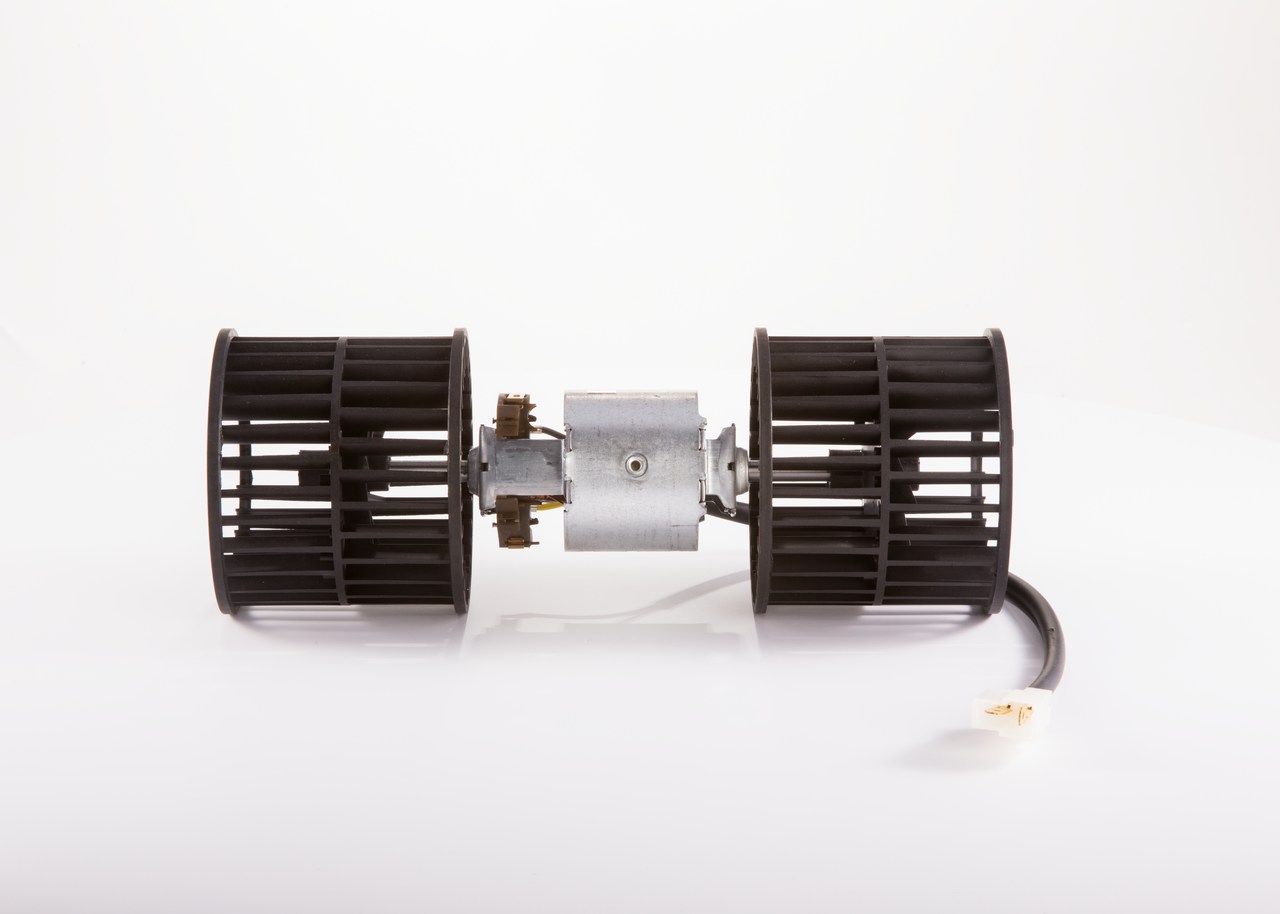 Elektromotor, ventilator hladilnika BOSCH 9 130 451 050 primeren za VW, BMW, RENAULT, AUDI, MERCEDES-BENZ poceni