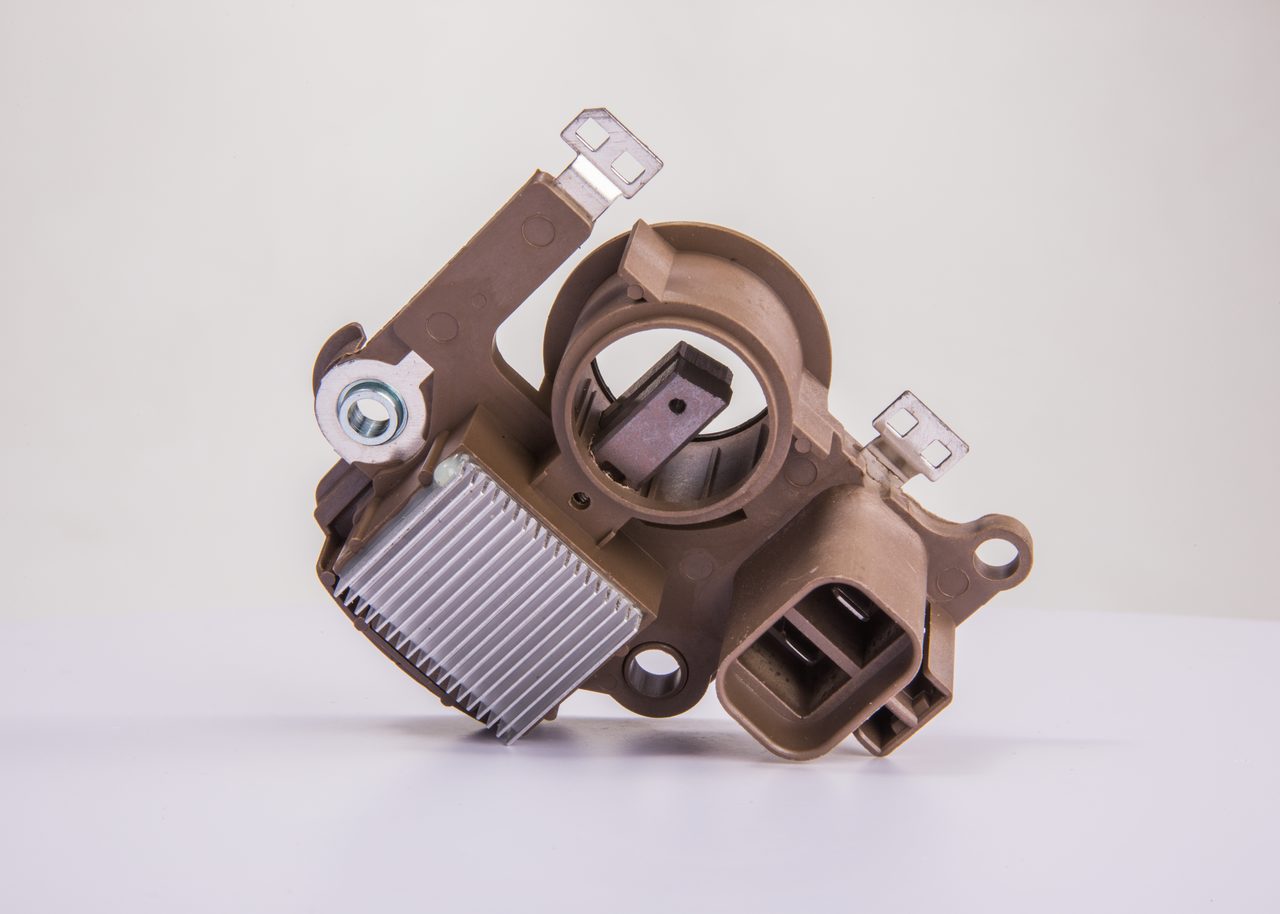 Laddningsregulator BOSCH F 042 320 046 som passar till VOLVO, VW, BMW, AUDI, MERCEDES-BENZ billigt