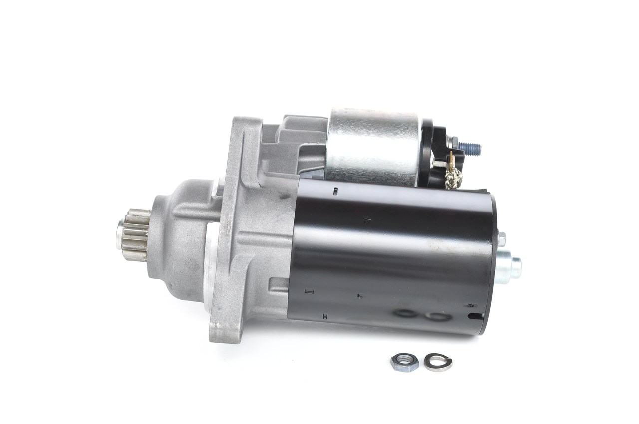 Starteris BOSCH 0 001 121 010 tinka VW pigu