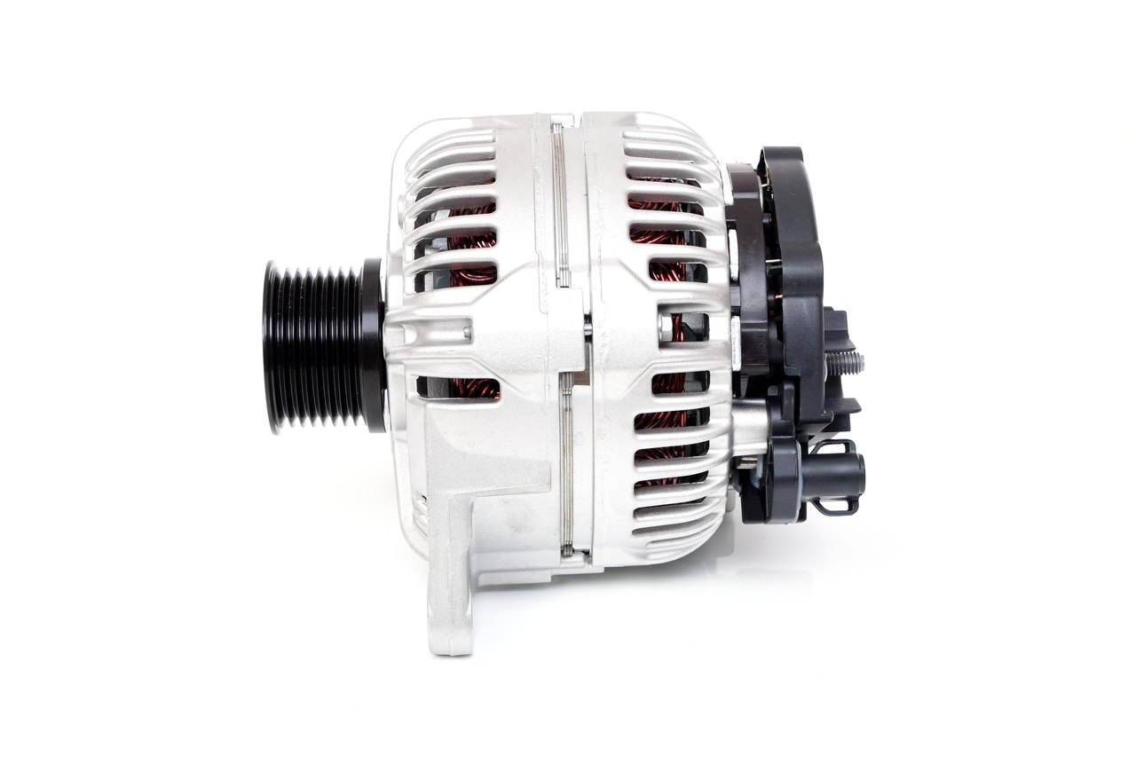 Generator BOSCH 0 124 555 006 der passer til VW, FORD, PEUGEOT, BMW, TOYOTA billig