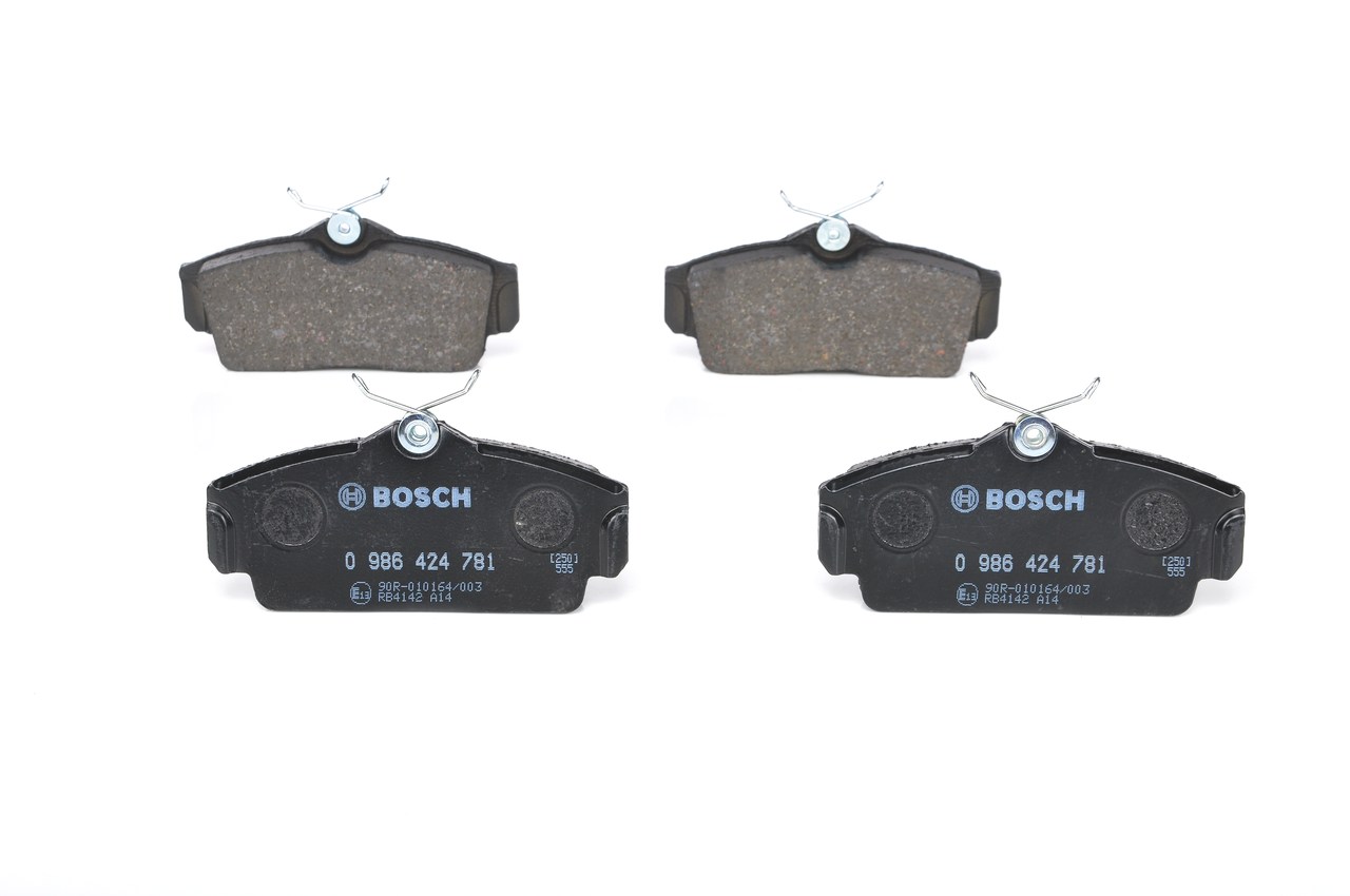 BOSCH Juego de pastillas de freno 0 986 424 781
