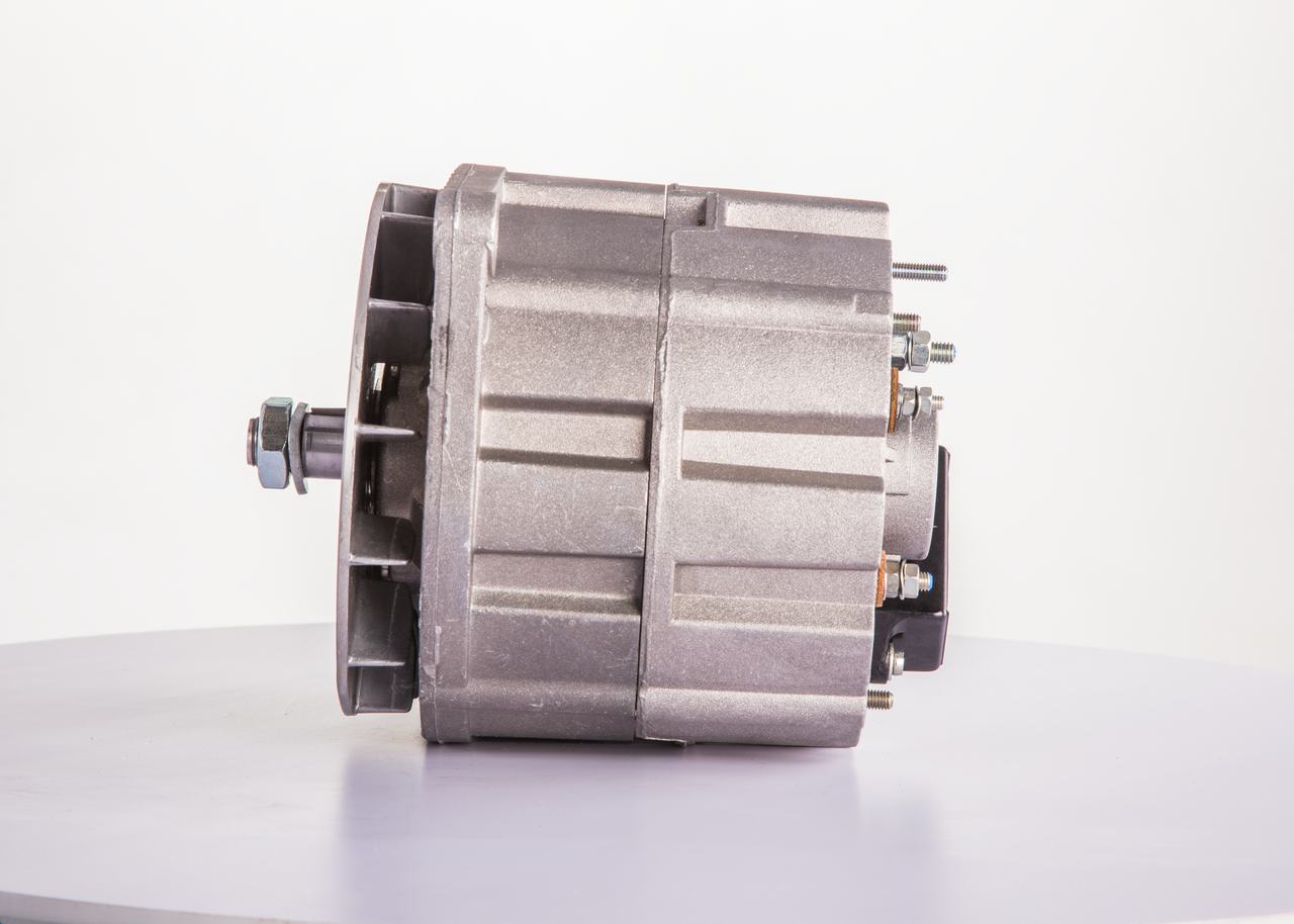 Alternator BOSCH 9 120 080 136 primeren za VW, BMW, RENAULT, AUDI, MERCEDES-BENZ poceni