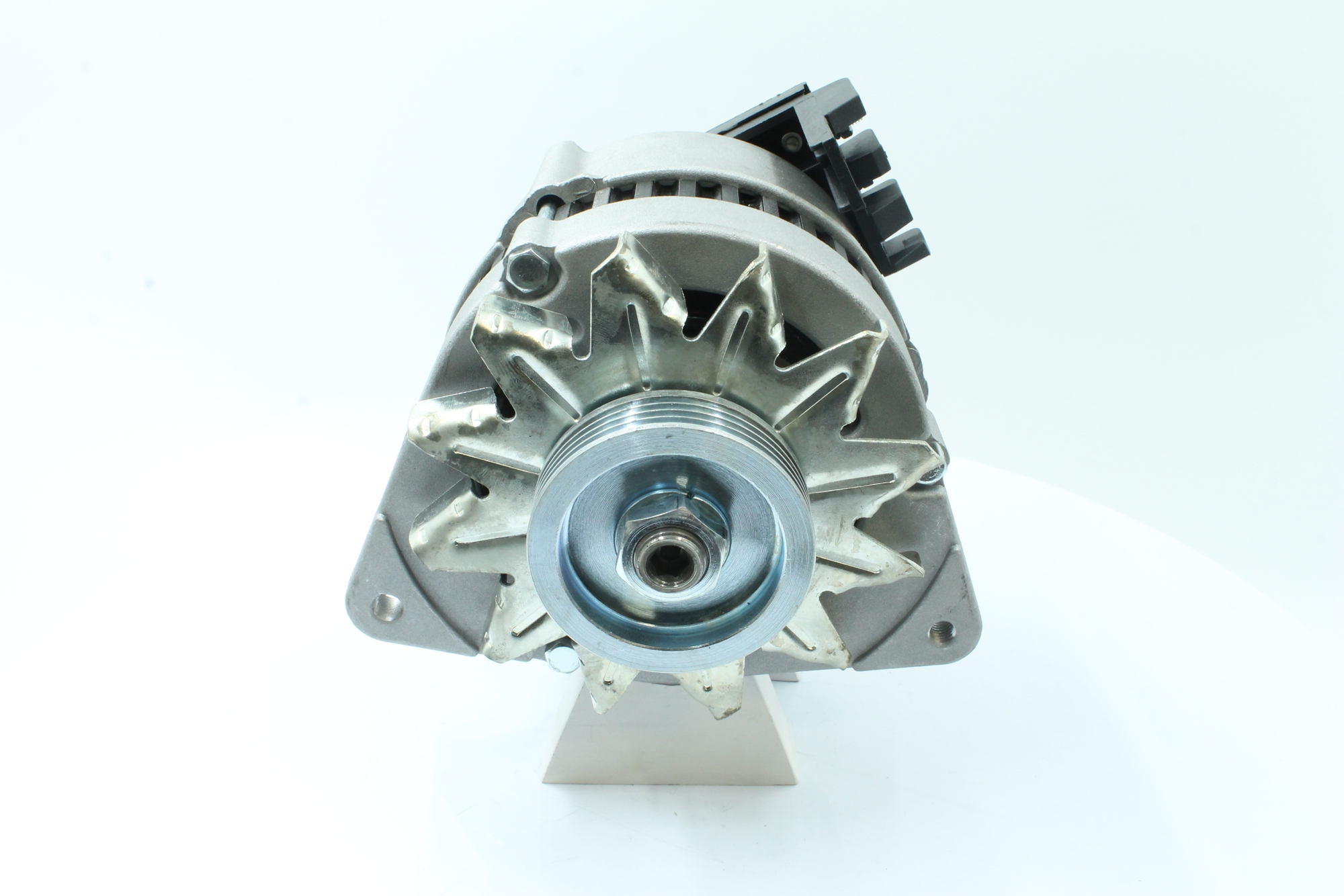 884F10K359AB OE PowerMax Alternator 9213318