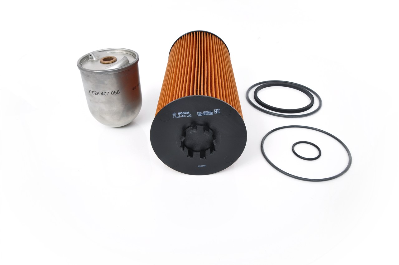 Oljni filter BOSCH F 026 407 212 primeren za VW, BMW, RENAULT, AUDI, MERCEDES-BENZ poceni