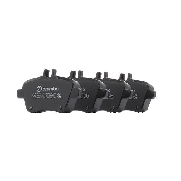 P 50 135 BREMBO Pastillas de freno MERCEDES-BENZ GLA