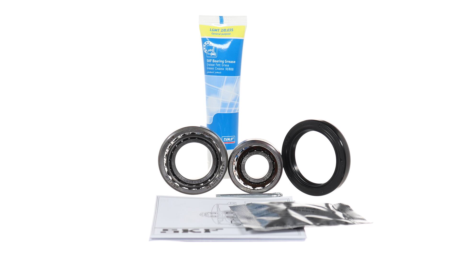 9192133 OE SKF Комплект подшипника ступицы колеса VKBA 9047 CL