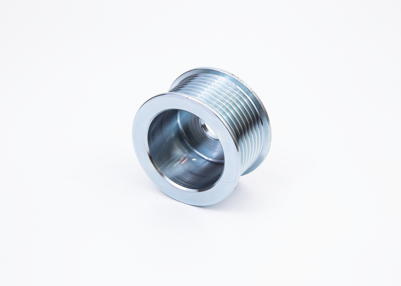 Hihnapyörä, laturi BOSCH 1 986 AE0 475 sopivat MERCEDES-BENZ, VW, BMW, TOYOTA, VOLVO halvalla