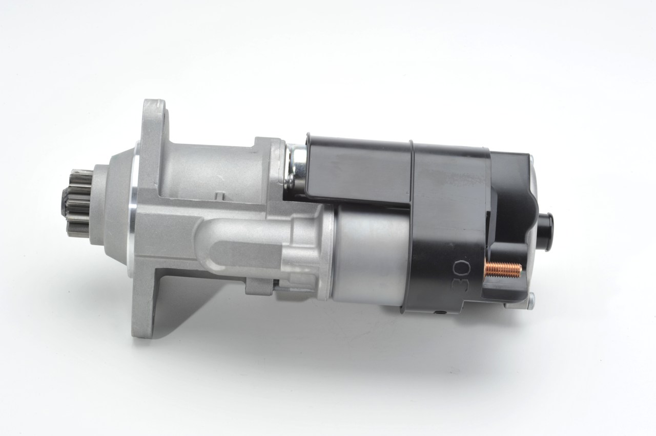 Käynnistysmoottori BOSCH 0 001 261 028 sopivat MERCEDES-BENZ, VW, BMW, TOYOTA, VOLVO halvalla