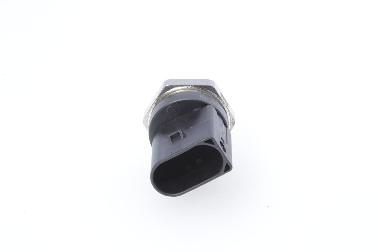 Tunnistin, polttoaine paine BOSCH 0 261 230 384 sopivat MERCEDES-BENZ, VW, BMW, TOYOTA, VOLVO halvalla