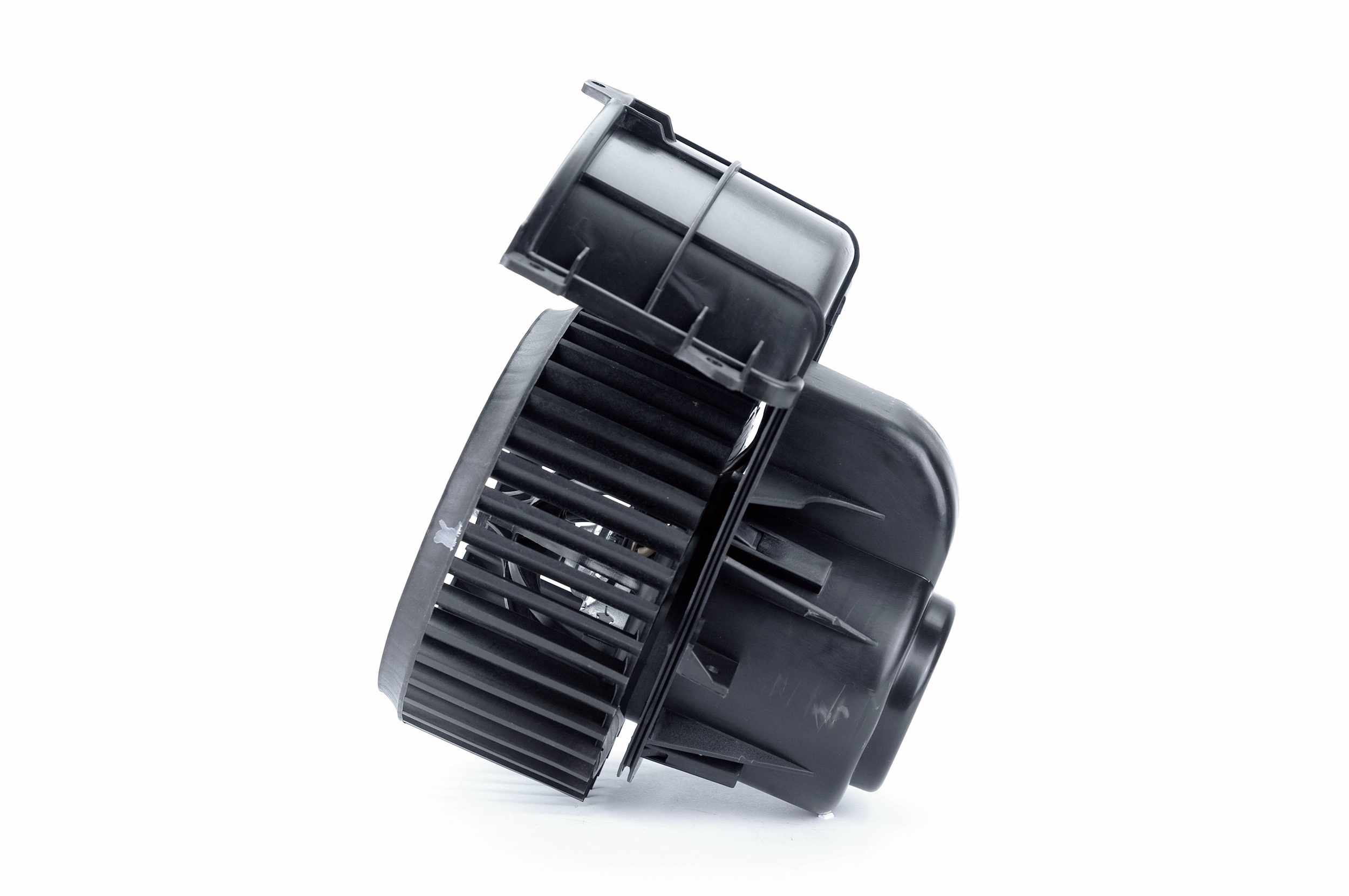 NISSENS 87033 Blæsermotor California T5 Bus (7EC, 7EF, 7EG, 7HF) 2.0 TSI Benzin 150 HK 2014 pris