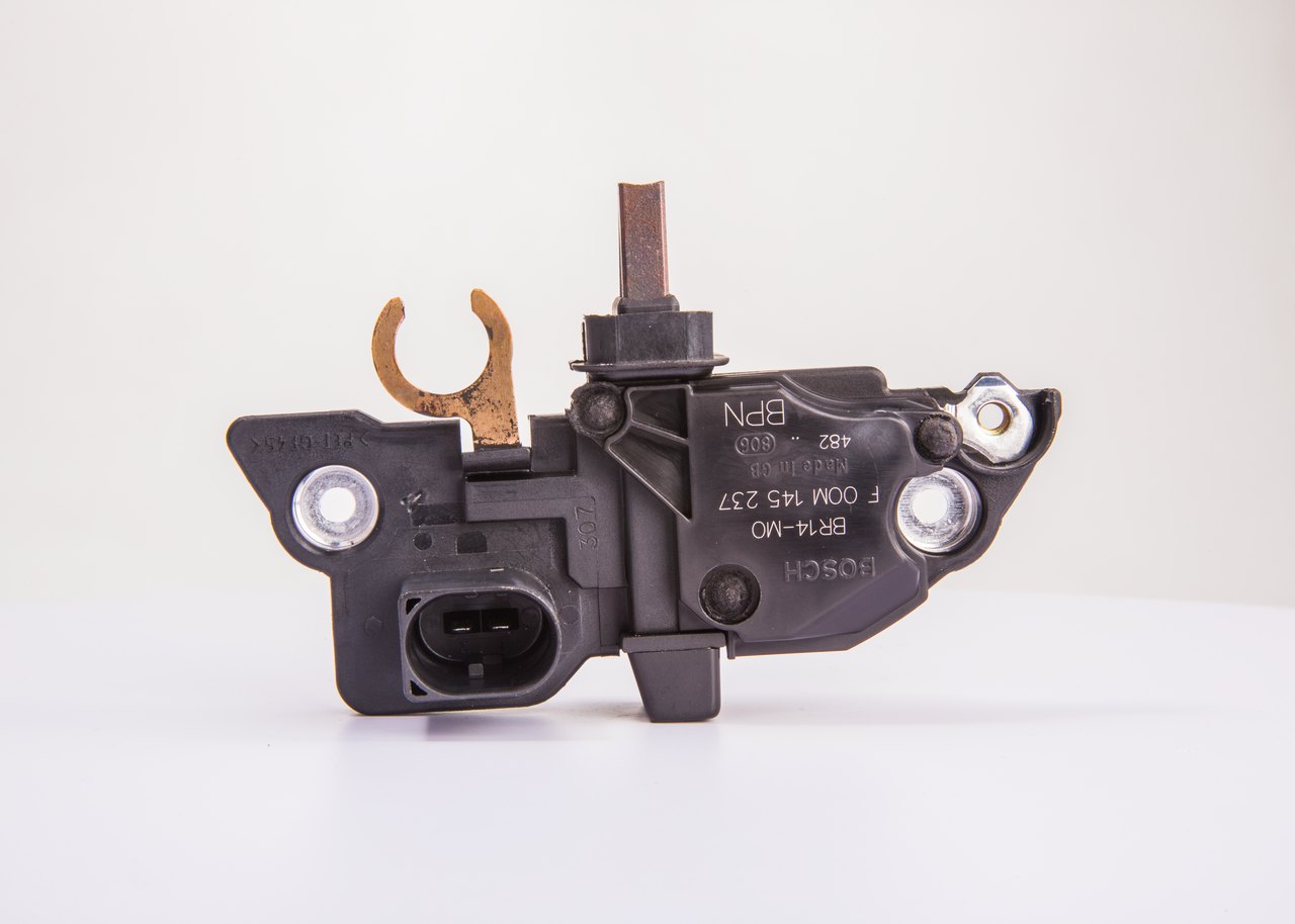 9949583 OE BOSCH Generatorregulator F 00M 145 237