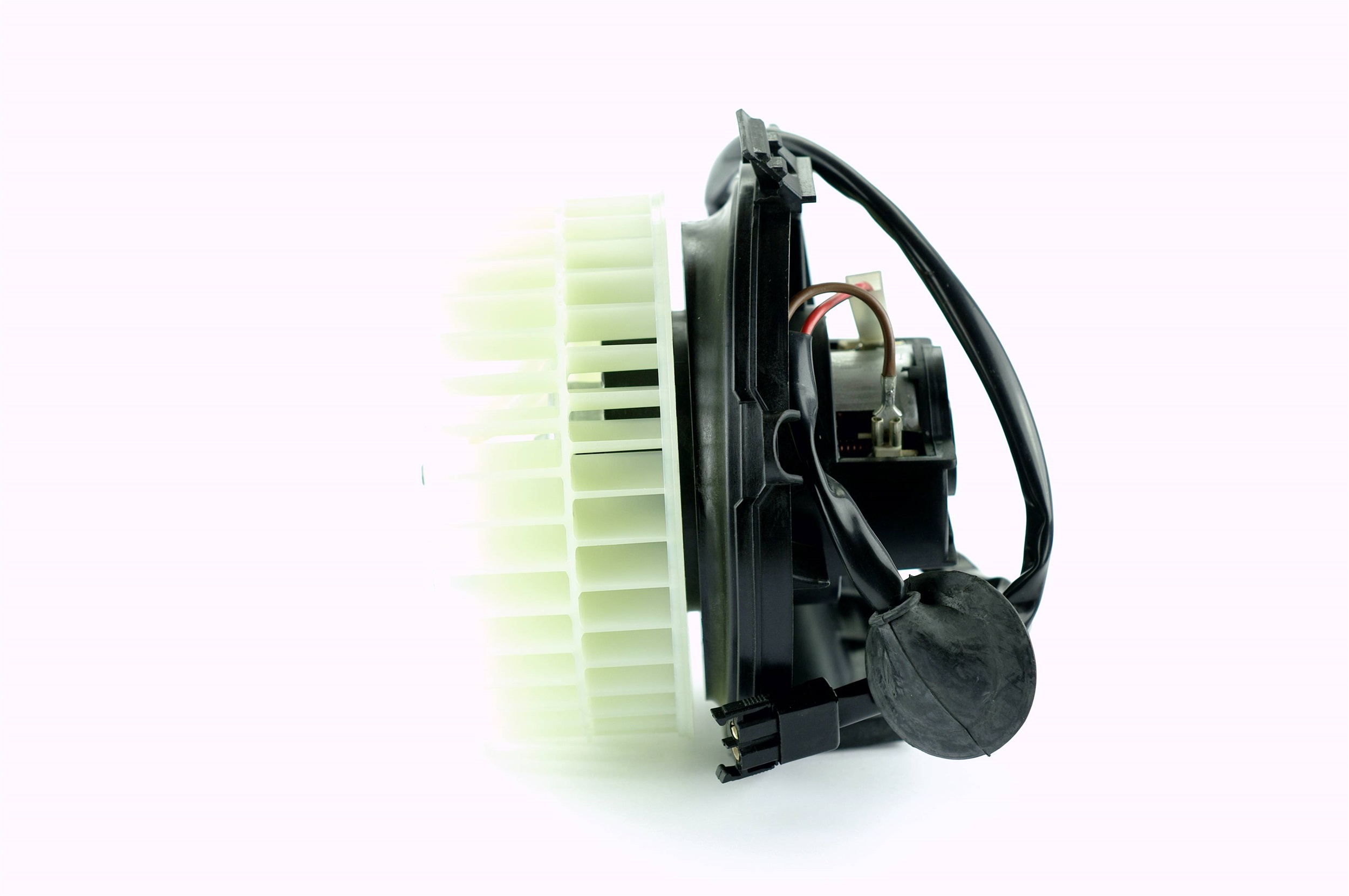 NISSENS 87153 Ventilador de calefacción MERCEDES-BENZ W124 Sedán (W124) 300 D 3.0 (124.130) Gasóleo 110 cv 1991 precio