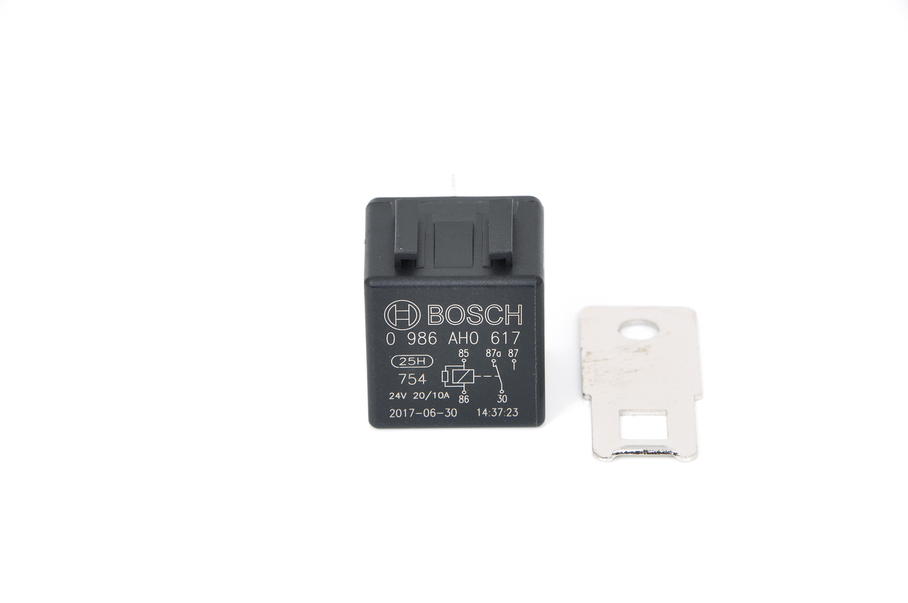 A0008201710 OE BOSCH Relais, courant de travail 0 986 AH0 617