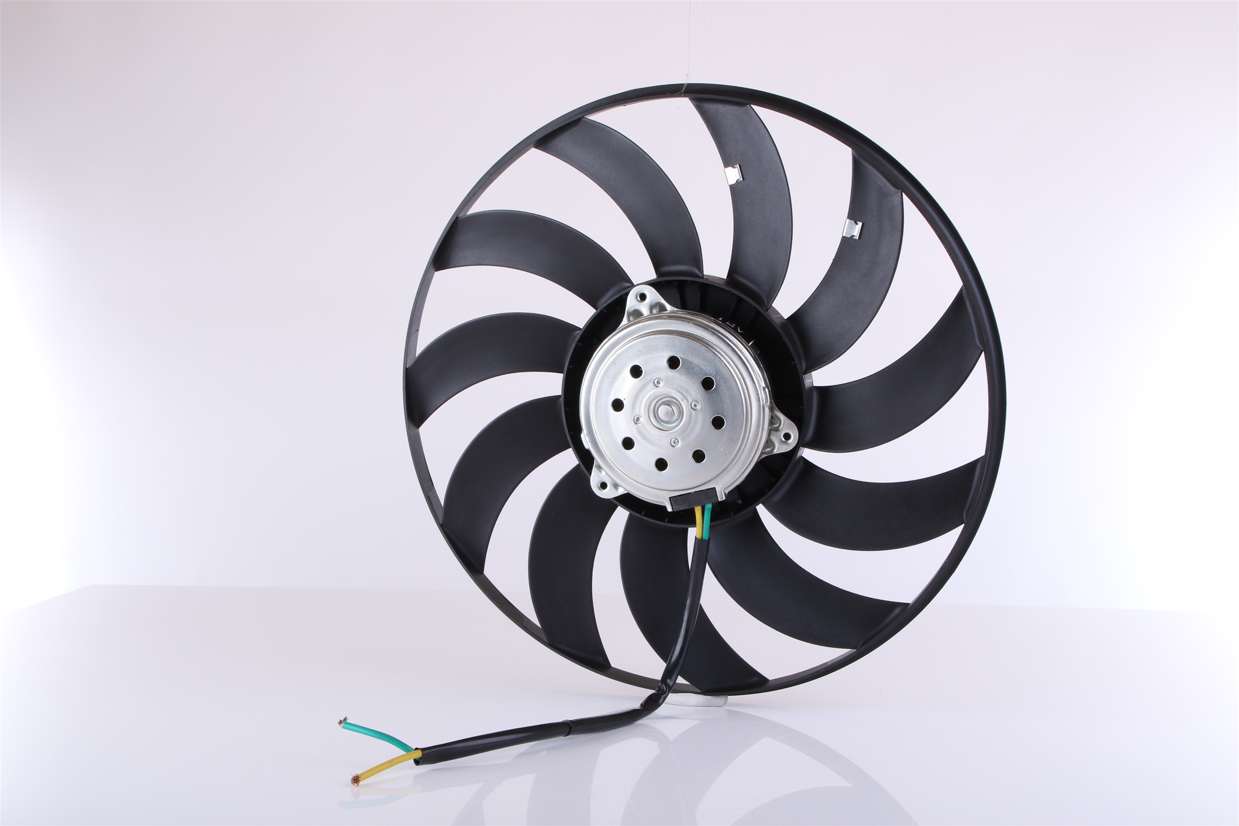 8E0121205A OE NISSENS Fan, radiator 85743