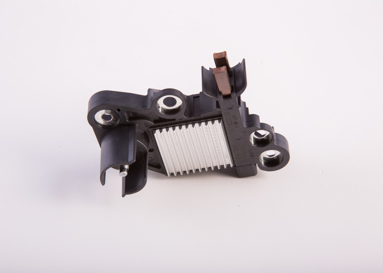 0 272 220 733 BOSCH Regulador del alternador SUZUKI VITARA